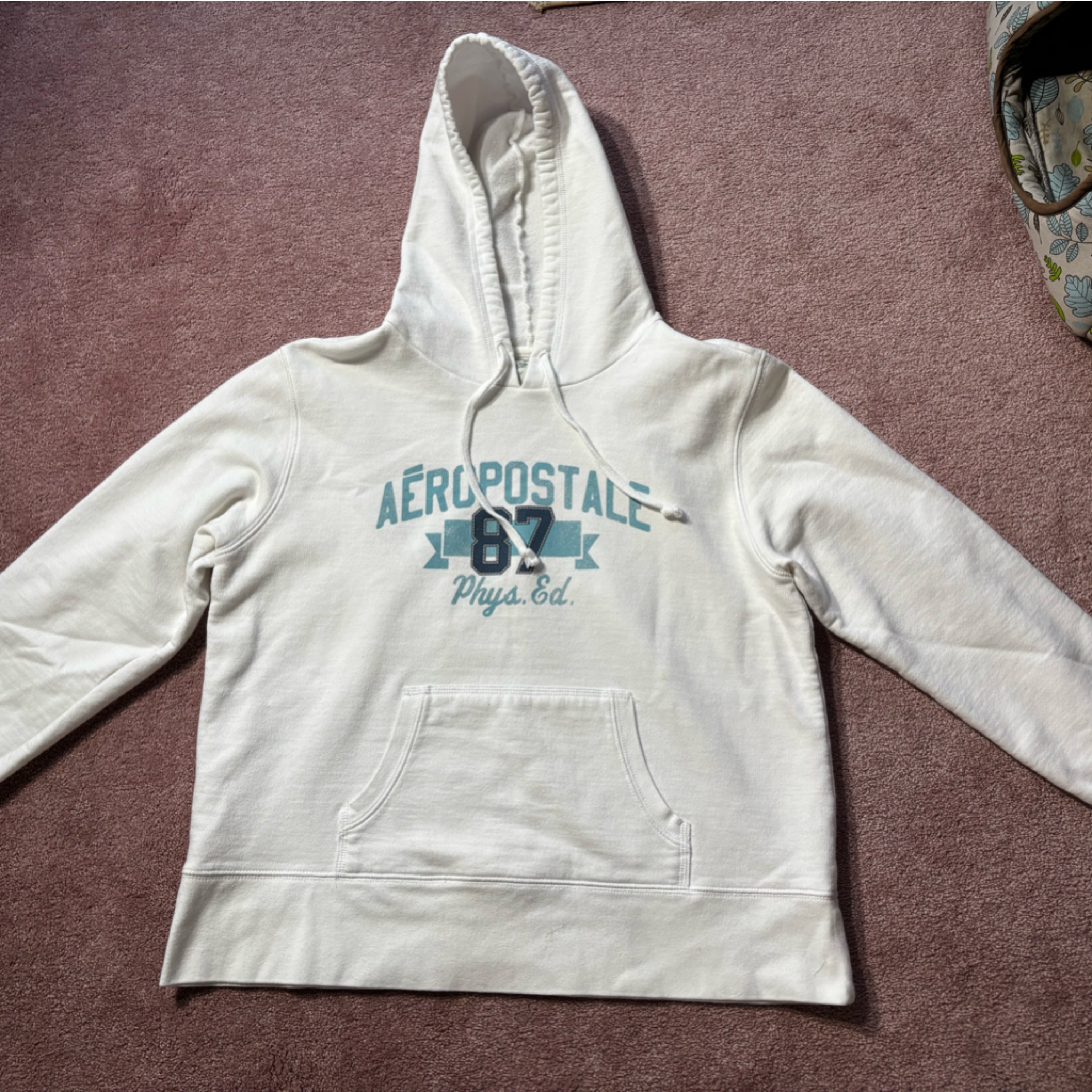 Vintage Aeropostale White Hoodie Classic Y2k Vibes!